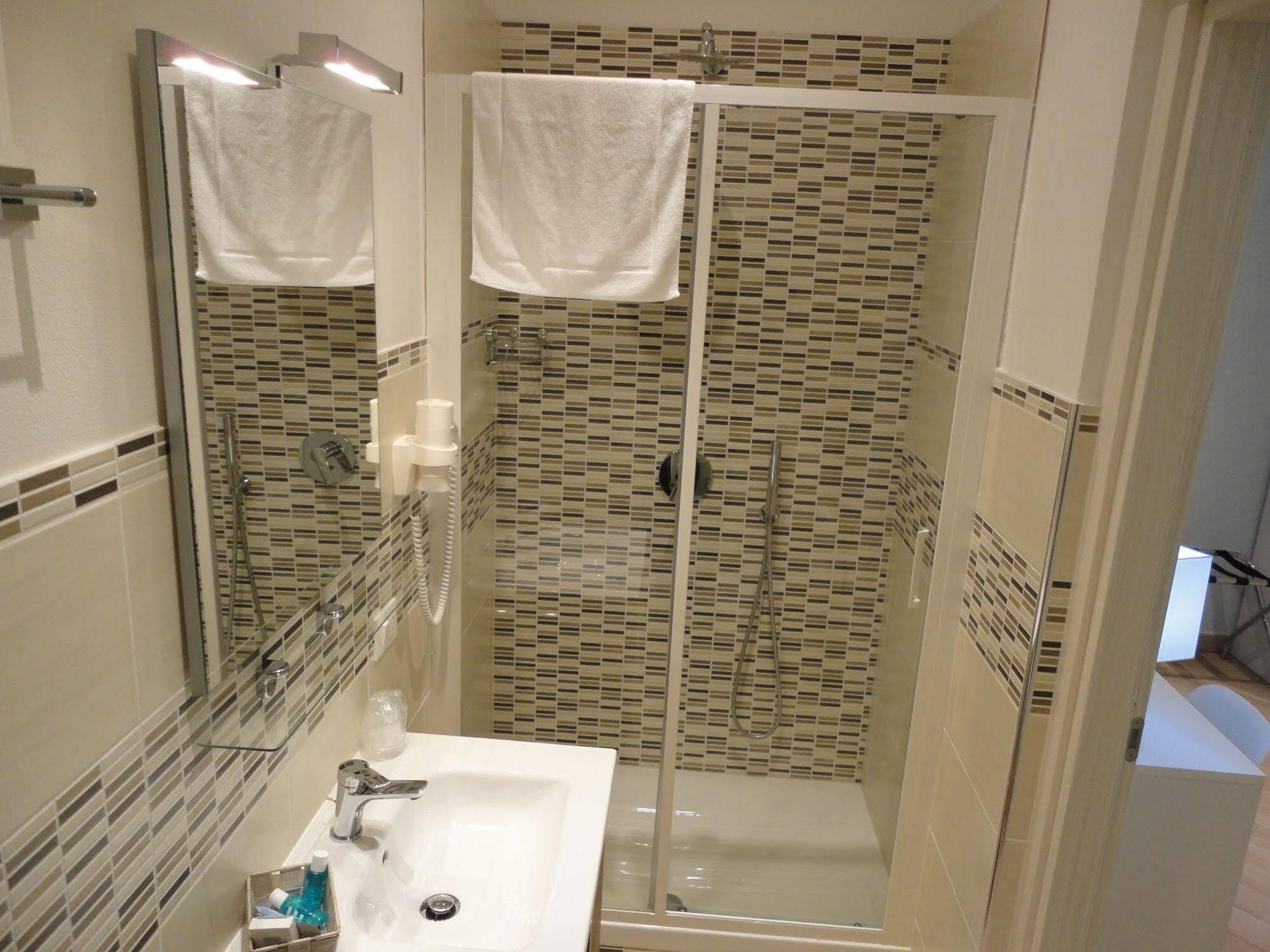 Guest House Le Tre Spezie 斯培西亚 外观 照片