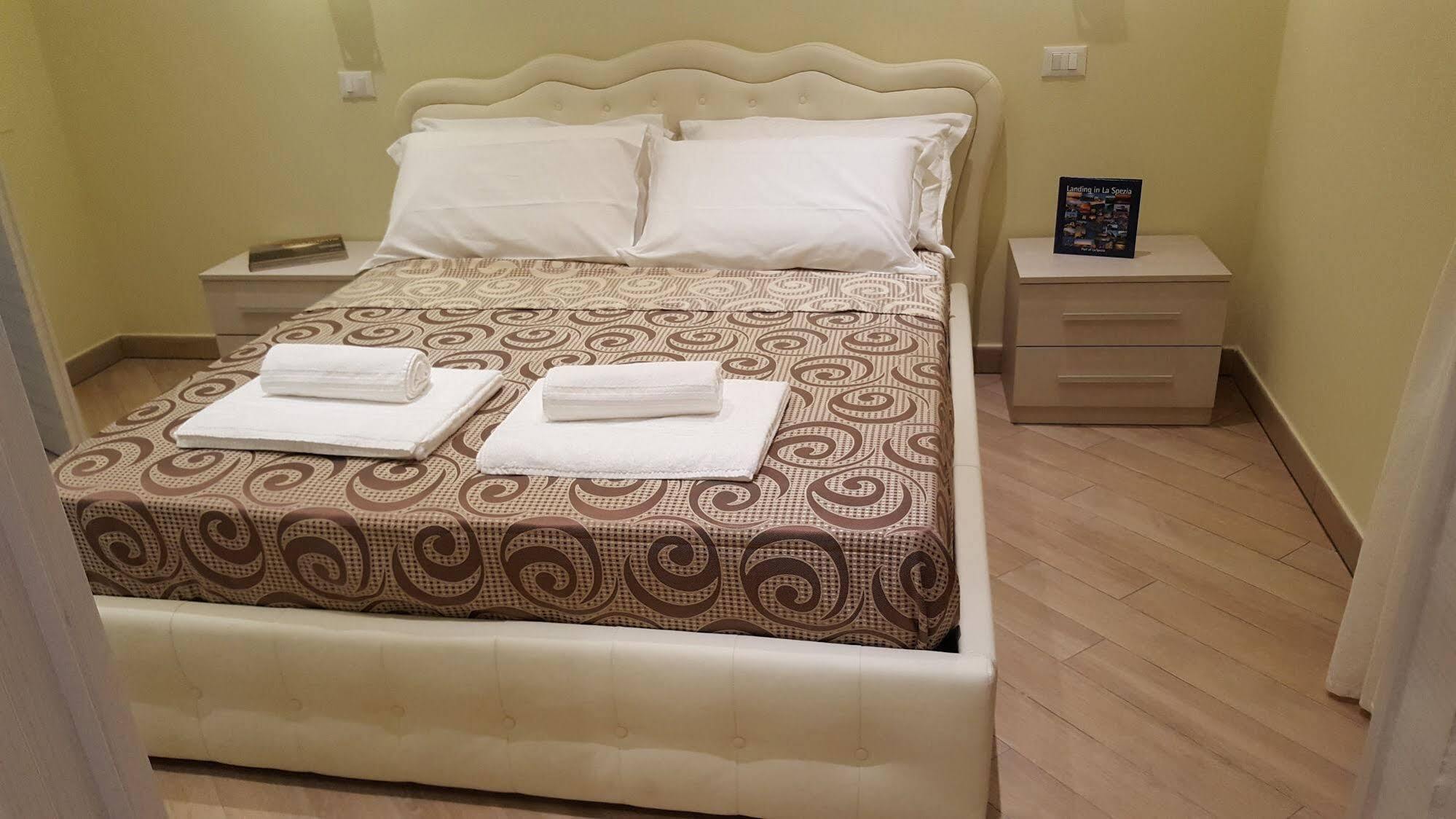 Guest House Le Tre Spezie 斯培西亚 外观 照片